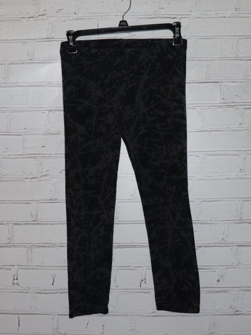 🖤 City Streets Splat‑Paint Leggings · Size S · Black & Gray